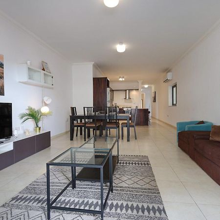 Modern 3Br Stylish & Spacious Apartment - Close To Sliema Promenade Gzira Extérieur photo