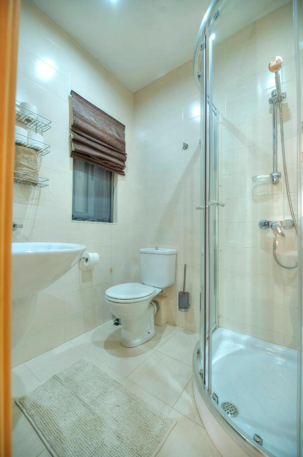 Modern 3Br Stylish & Spacious Apartment - Close To Sliema Promenade Gzira Extérieur photo