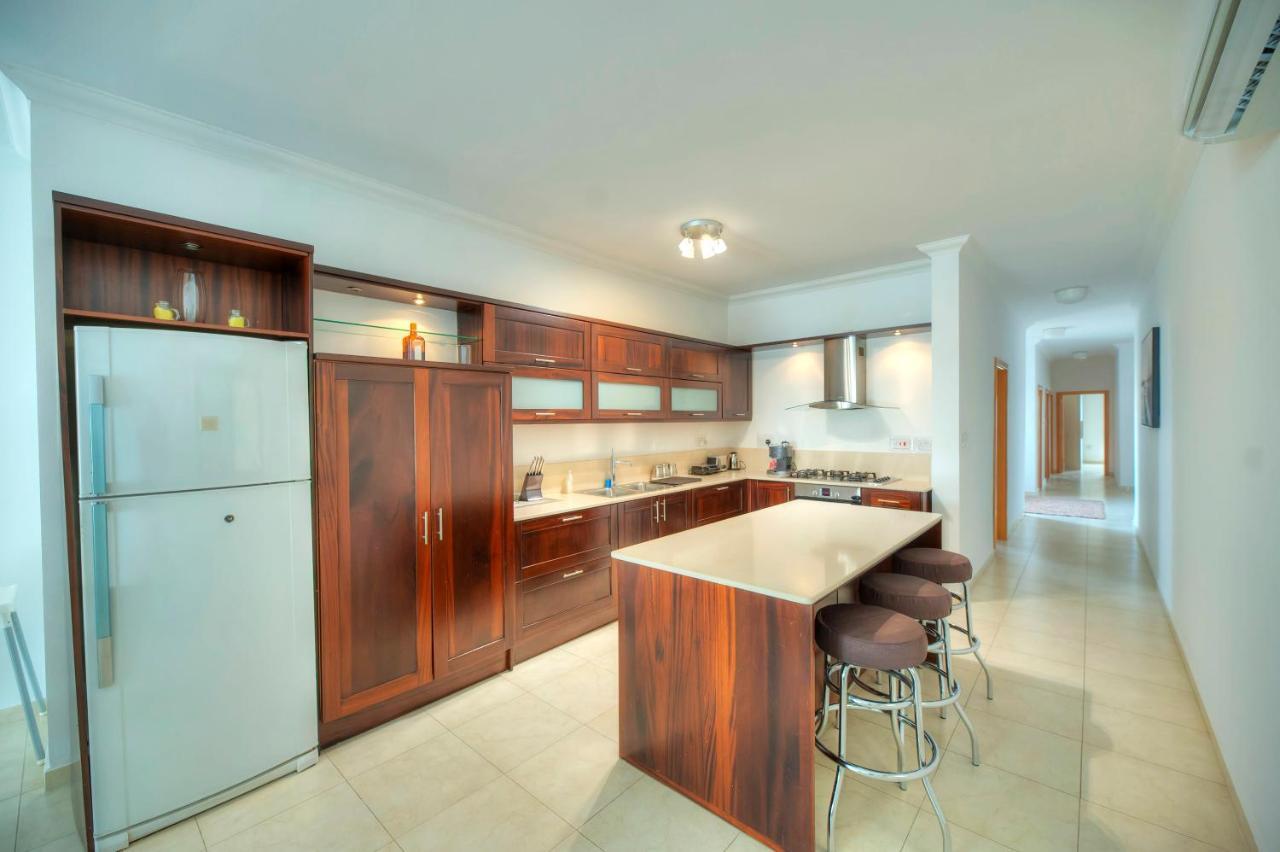 Modern 3Br Stylish & Spacious Apartment - Close To Sliema Promenade Gzira Extérieur photo