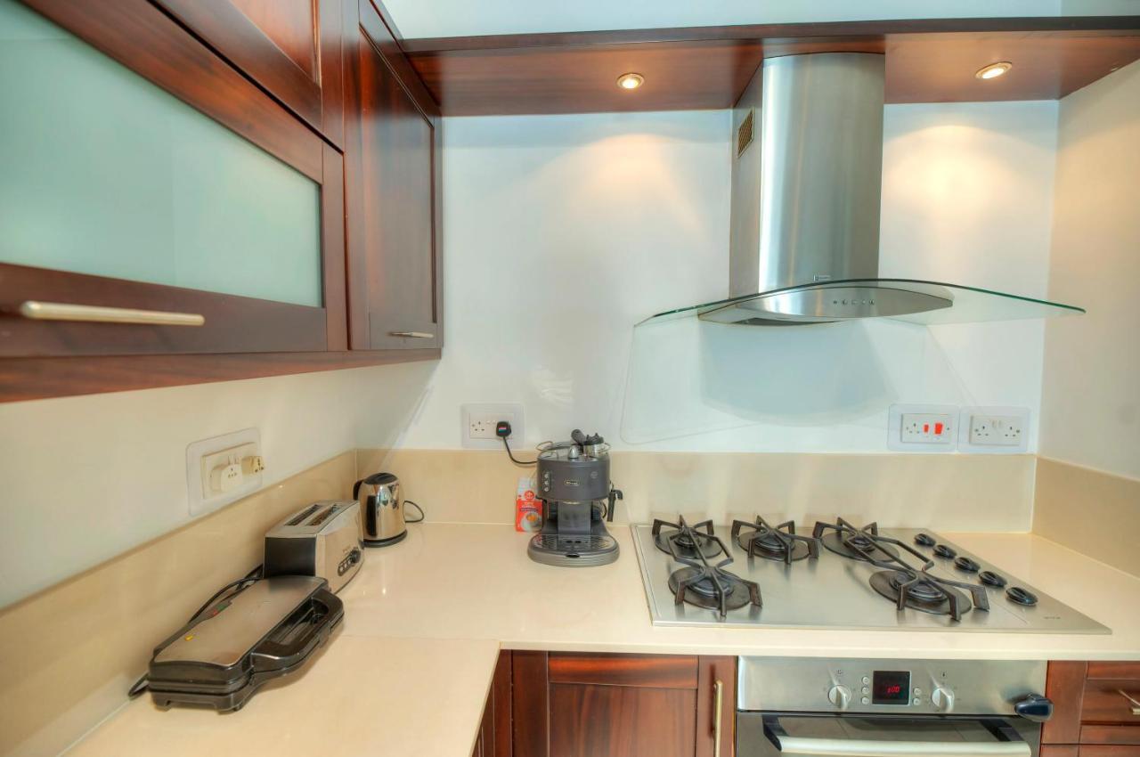 Modern 3Br Stylish & Spacious Apartment - Close To Sliema Promenade Gzira Extérieur photo