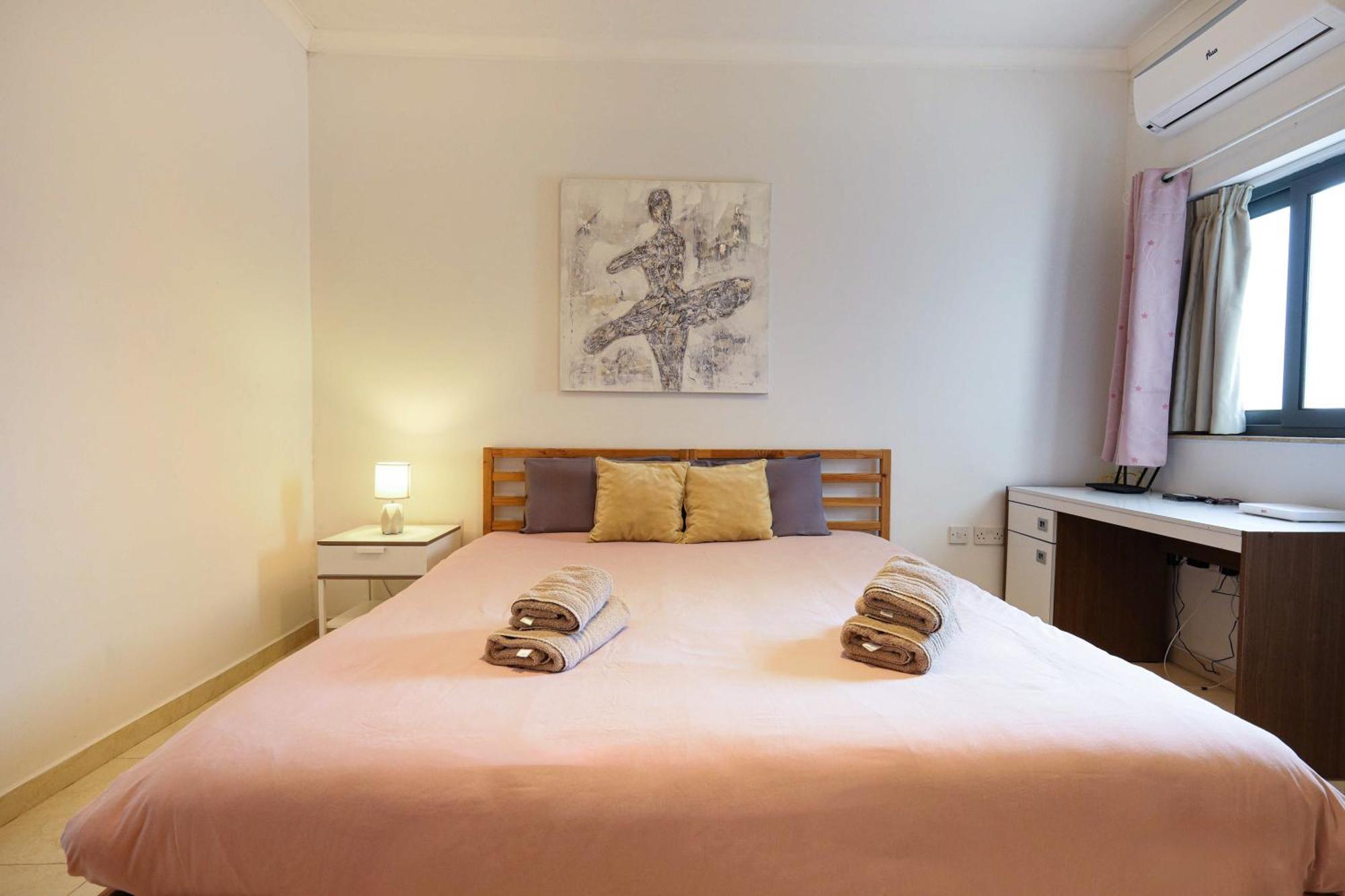 Modern 3Br Stylish & Spacious Apartment - Close To Sliema Promenade Gzira Extérieur photo