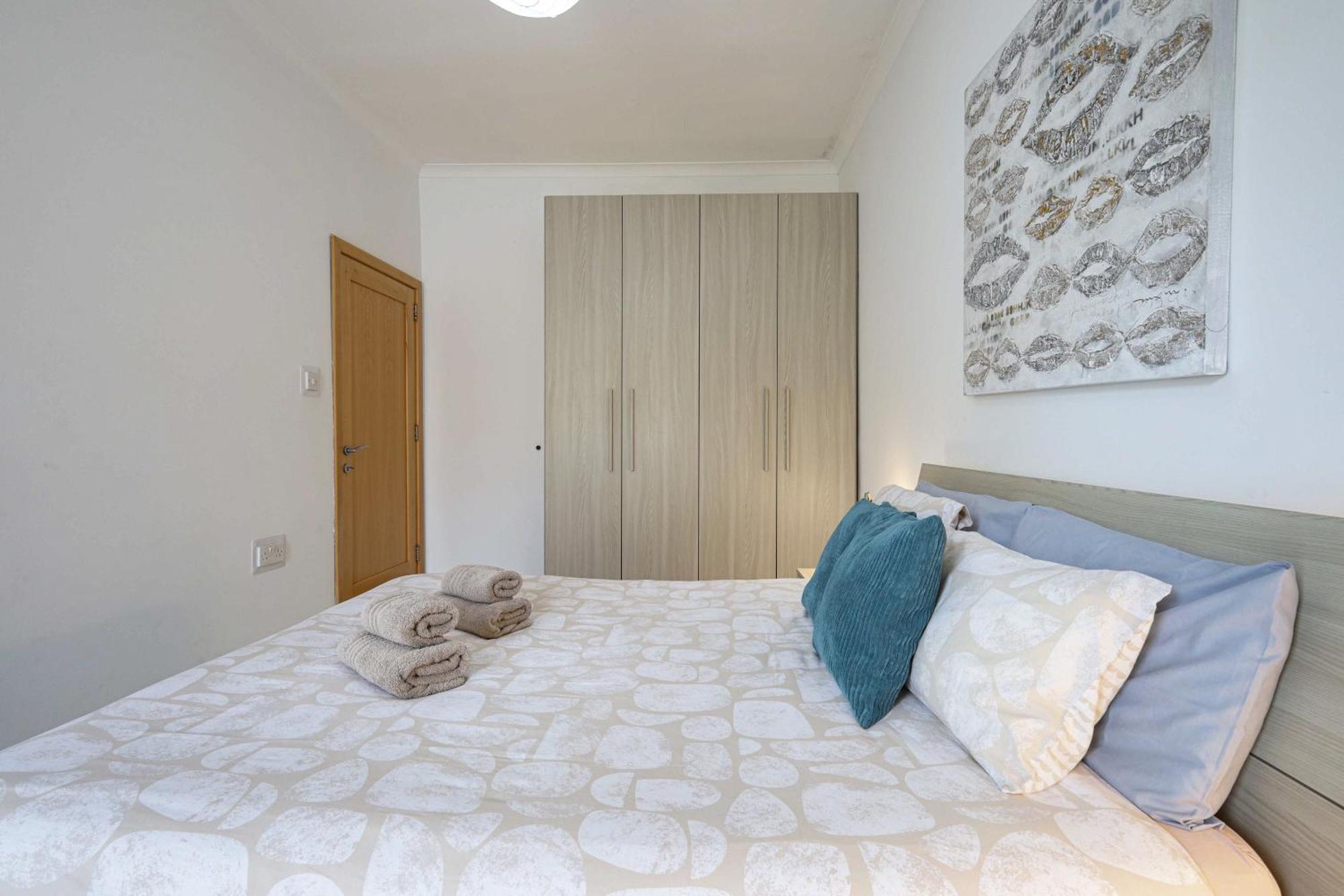 Modern 3Br Stylish & Spacious Apartment - Close To Sliema Promenade Gzira Extérieur photo