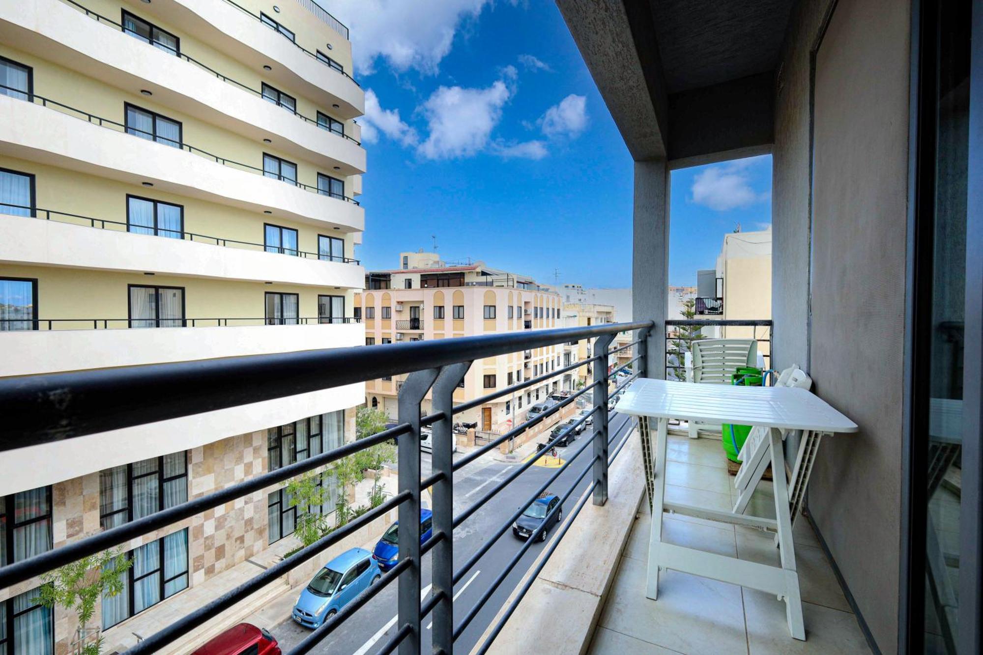 Modern 3Br Stylish & Spacious Apartment - Close To Sliema Promenade Gzira Extérieur photo