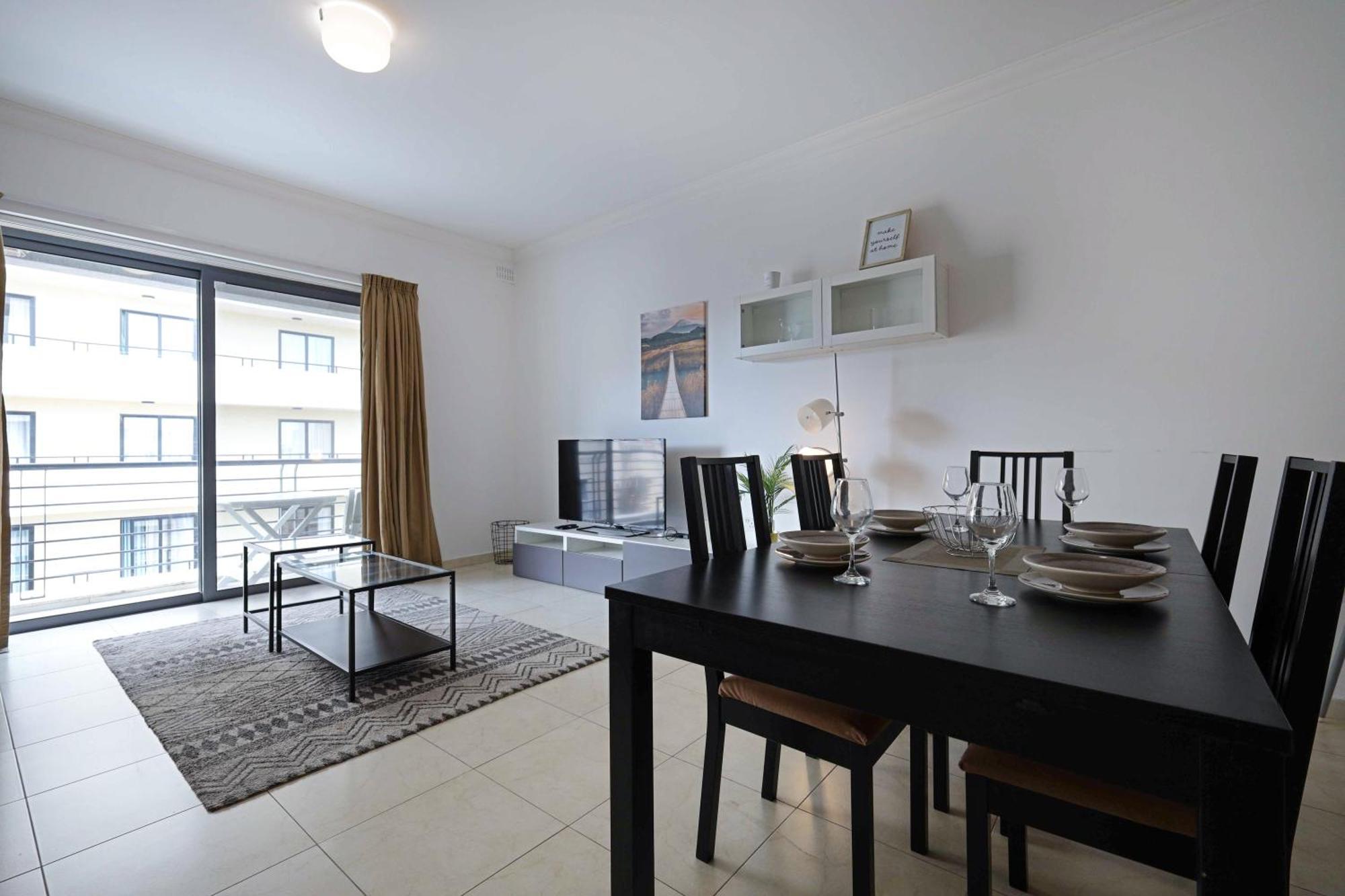 Modern 3Br Stylish & Spacious Apartment - Close To Sliema Promenade Gzira Extérieur photo