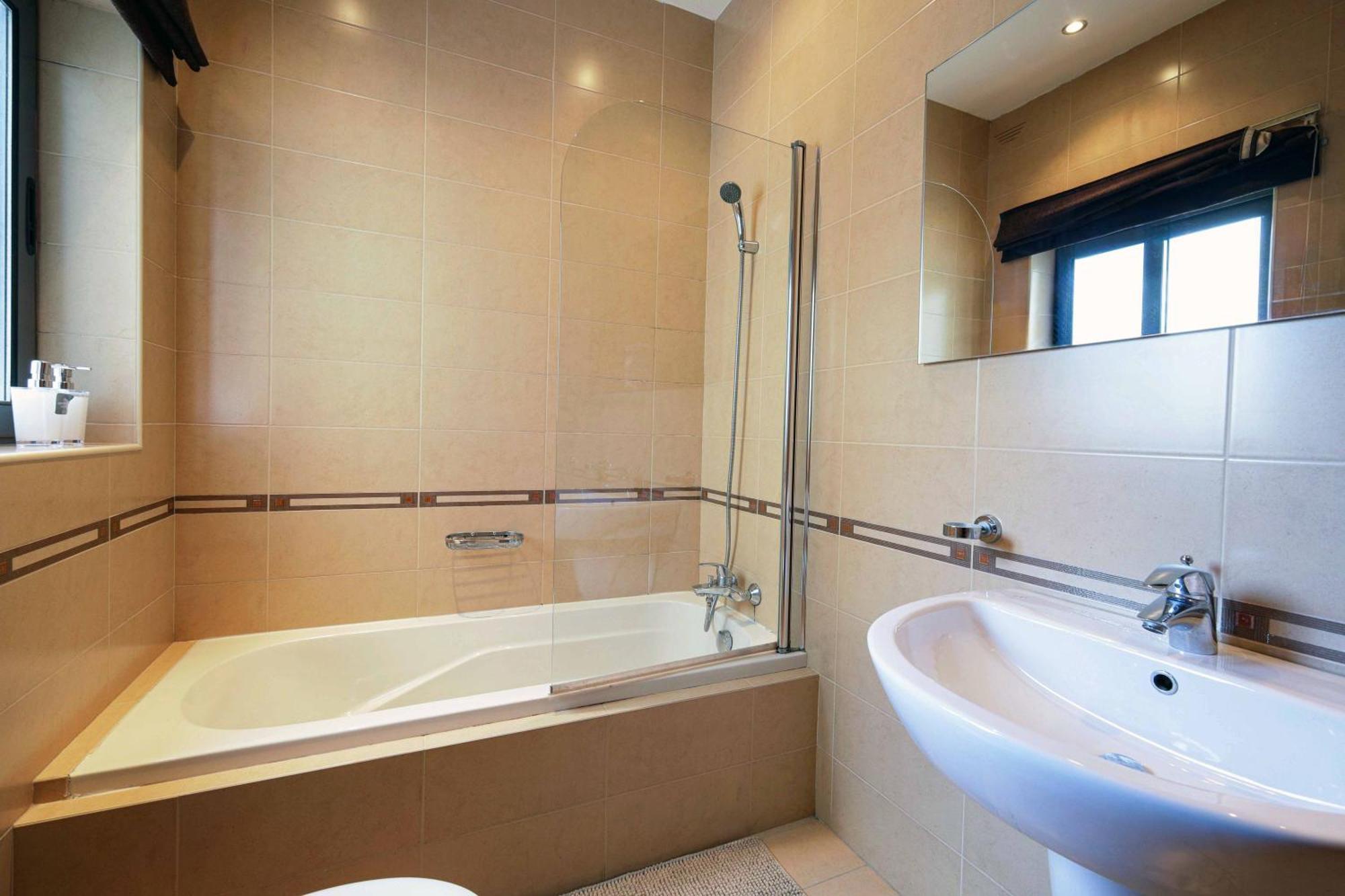 Modern 3Br Stylish & Spacious Apartment - Close To Sliema Promenade Gzira Extérieur photo